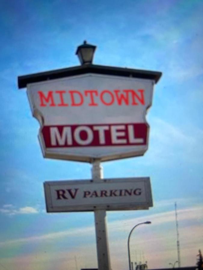 Midtown Motel On Alaska Ave Dawson Creek Exterior foto
